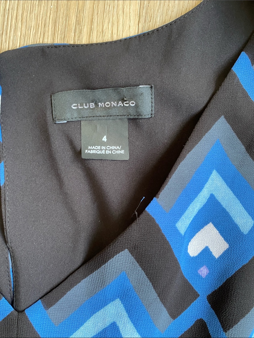 Club Monaco Blue Geometric Pleated Midi Dress Flutter Sleeve Peplum Size 4 - Picture 4 of 14